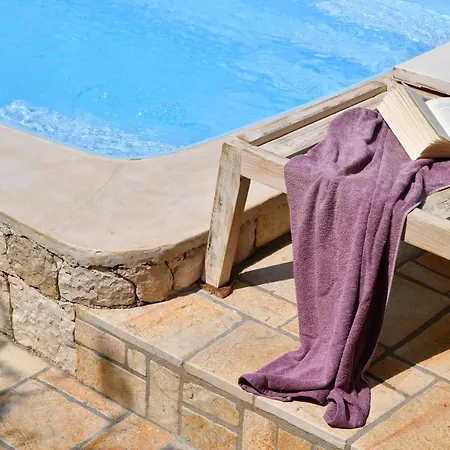 Christianna * Áyios Nikítas