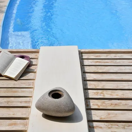 Christianna Áyios Nikítas